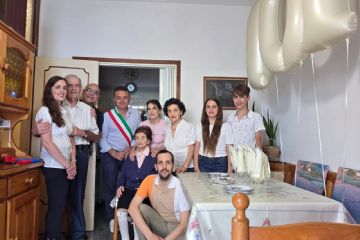 Il Sindaco Piccioni omaggia Renata Livi per i suoi 101 anni